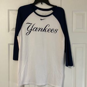 Nike Yankees Long Sleeve T-shirt